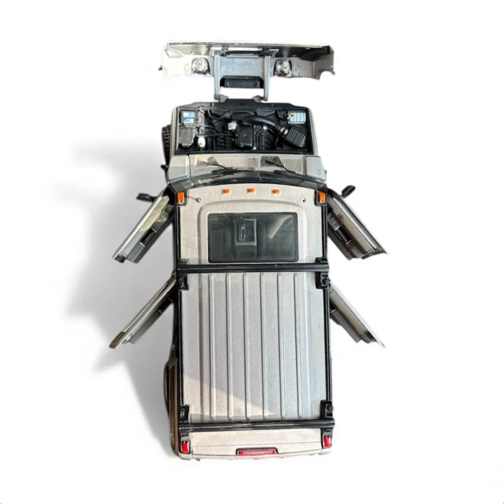 Maisto Premiere Edition Silver Hummer H2 SUV [1:18 Scale]